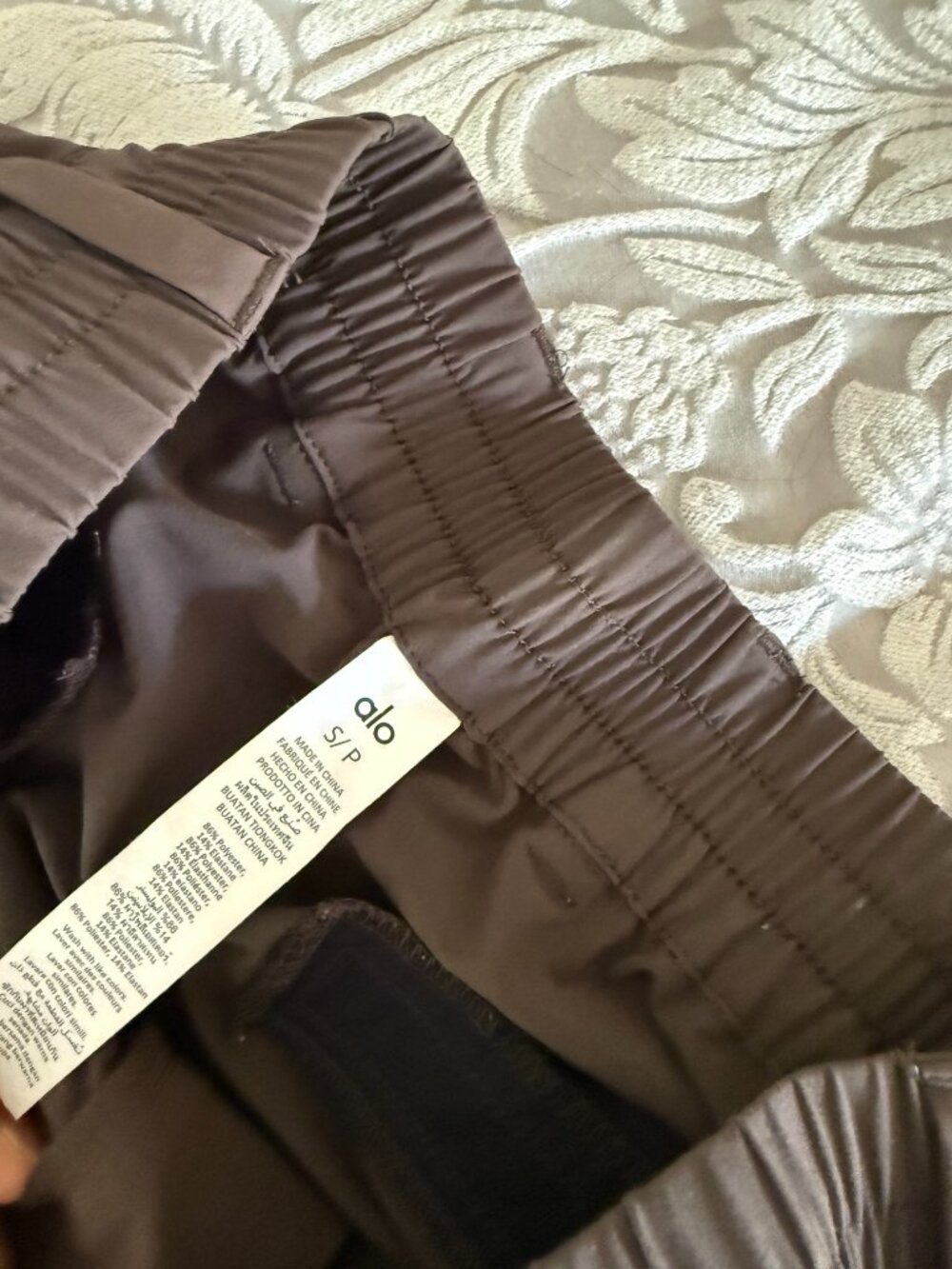GUC Alo Yoga High Waist Pursuit Trousers Sz S - Picture 5 of 6